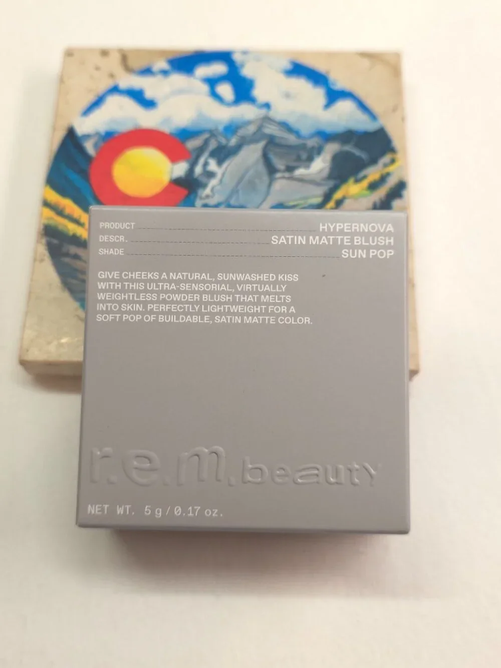 r.e.m. beauty Hypernova Satin Matte Blush - Sun Pop